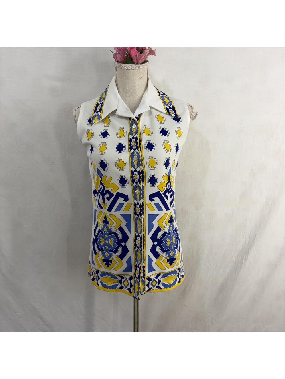 Geometric dagger collar 60s/70s polyester tank top